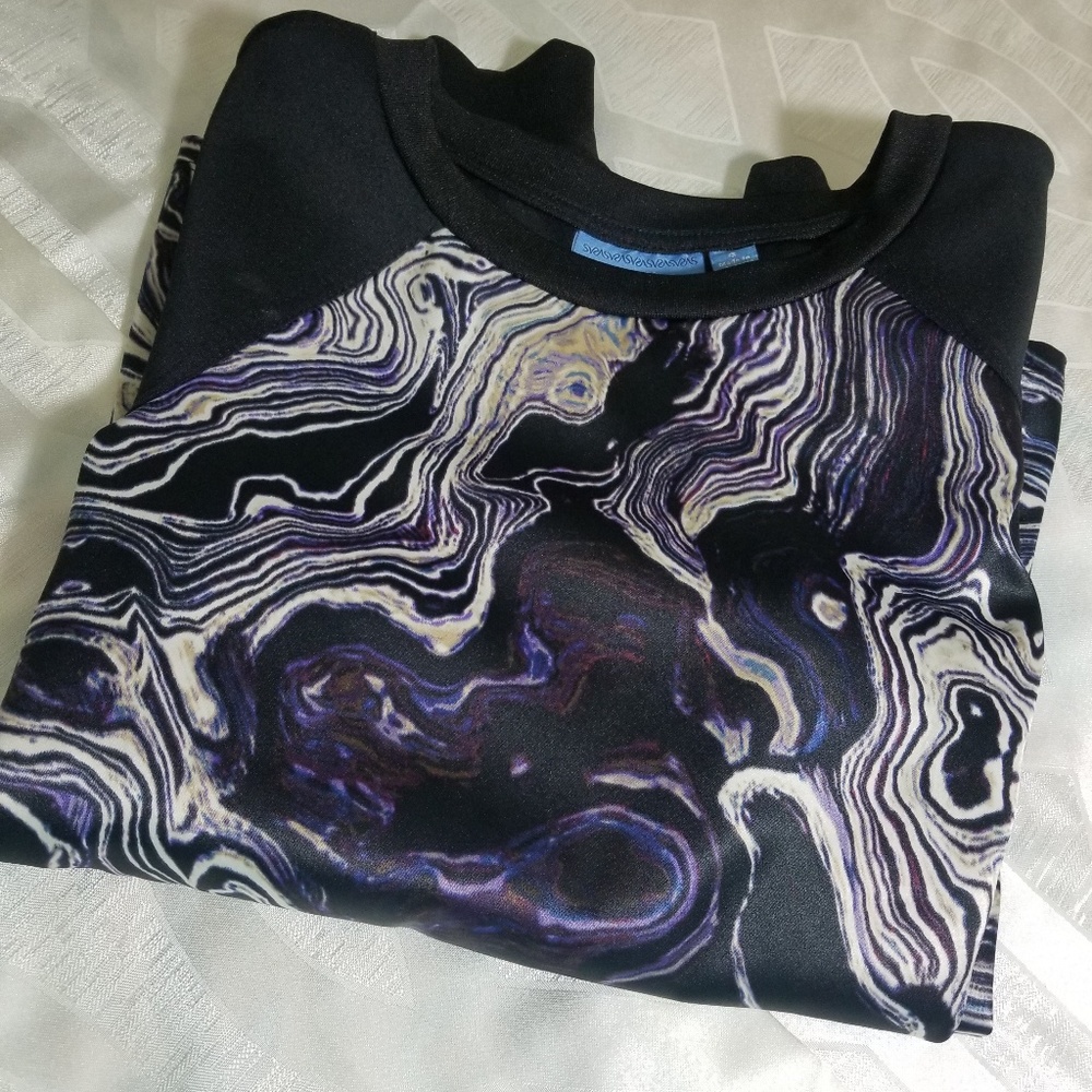 SimplyVera Wang long sleeve top.